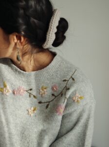 Read more about the article DIY Flower Embroidery on Knit Sweater